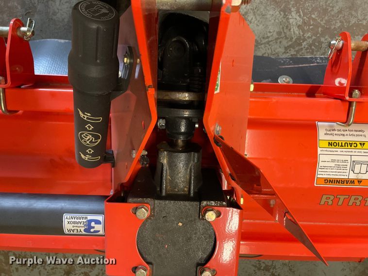 image for item KF9569 2021 Massey Ferguson GC1723E  tractor