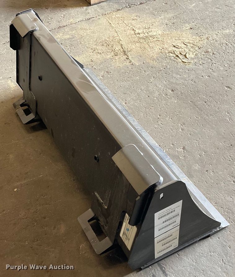 image for item KF9569 2021 Massey Ferguson GC1723E  tractor