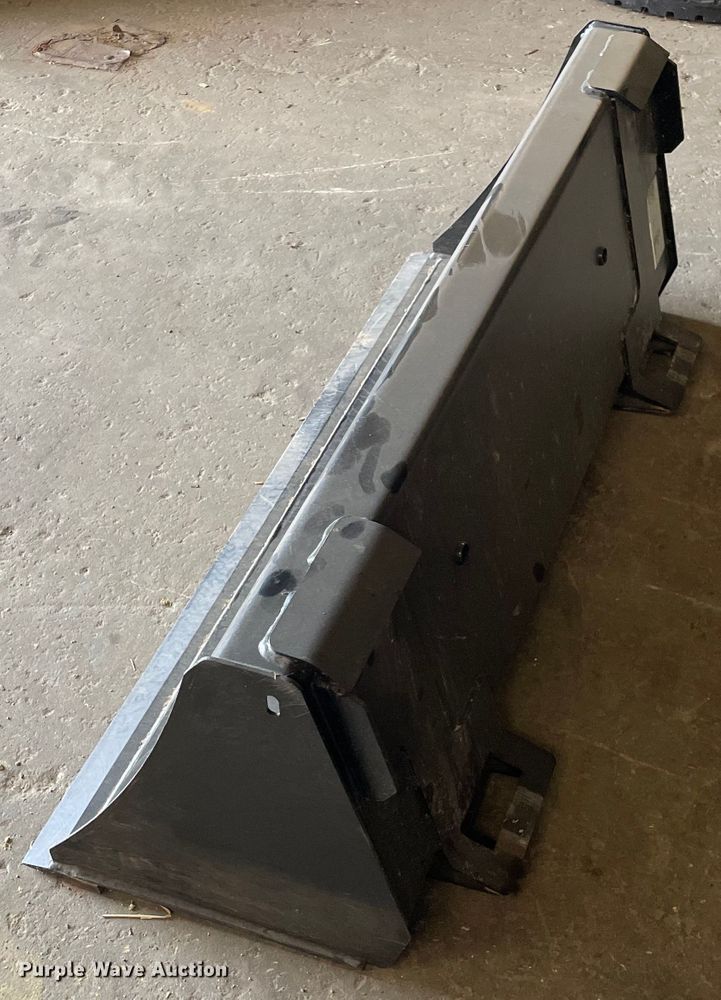 image for item KF9569 2021 Massey Ferguson GC1723E  tractor