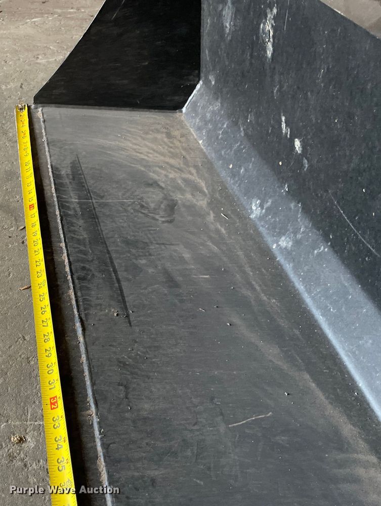 image for item KF9569 2021 Massey Ferguson GC1723E  tractor