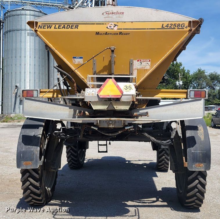 image for item KH9325 Rogator RG900  spreader