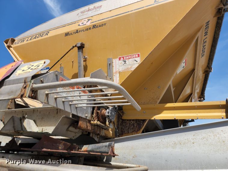 image for item KH9325 Rogator RG900  spreader