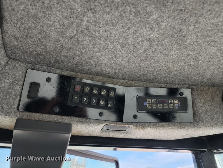 image for item KH9325 Rogator RG900  spreader