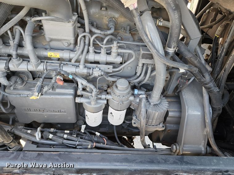 image for item KH9325 Rogator RG900  spreader