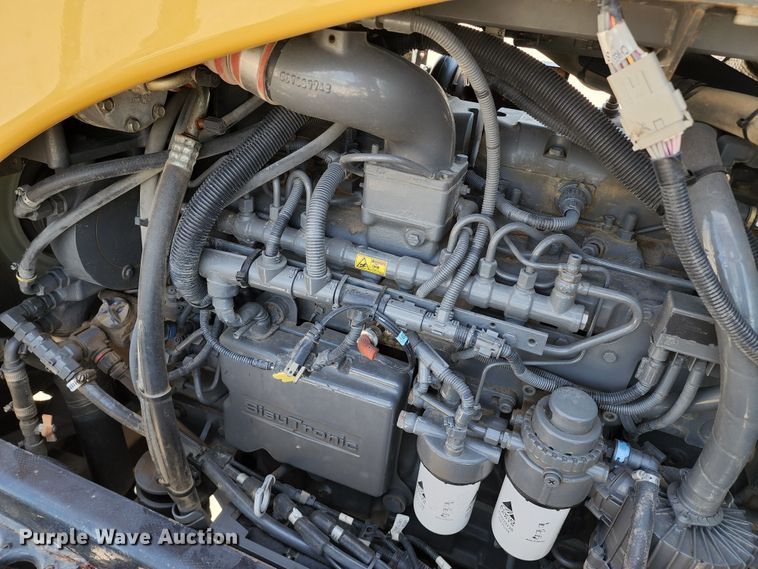 image for item KH9325 Rogator RG900  spreader