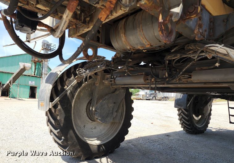 image for item KH9325 Rogator RG900  spreader