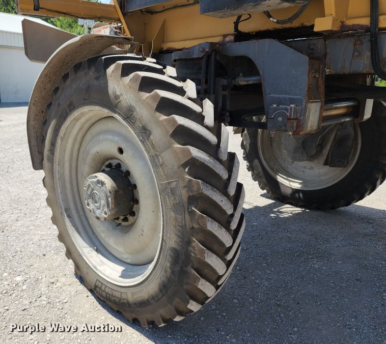 image for item KH9325 Rogator RG900  spreader