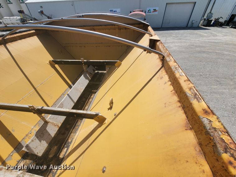 image for item KH9325 Rogator RG900  spreader