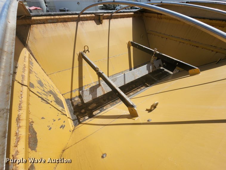 image for item KH9325 Rogator RG900  spreader