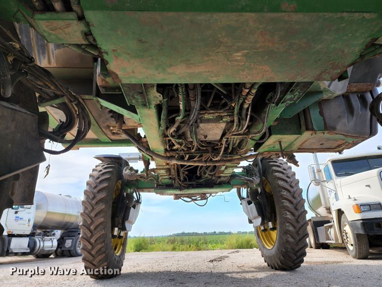 image for item KH9329 2014 John Deere 4940  applicator