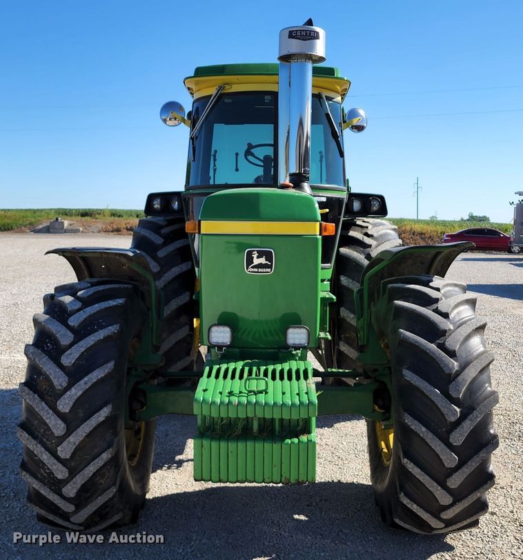 image for item KH9338 John Deere 4240  MFWD tractor