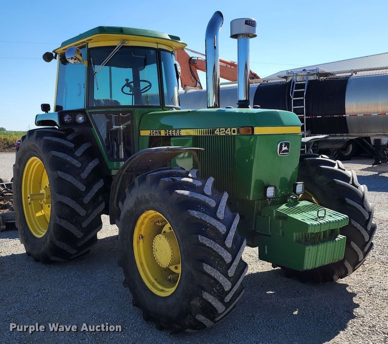 image for item KH9338 John Deere 4240  MFWD tractor