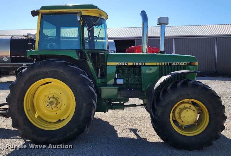 image for item KH9338 John Deere 4240  MFWD tractor