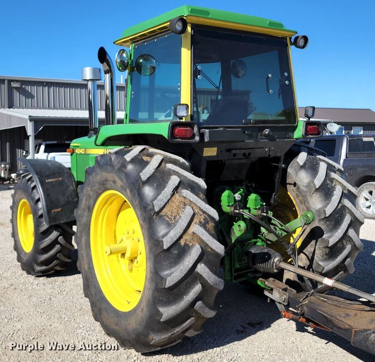 image for item KH9338 John Deere 4240  MFWD tractor