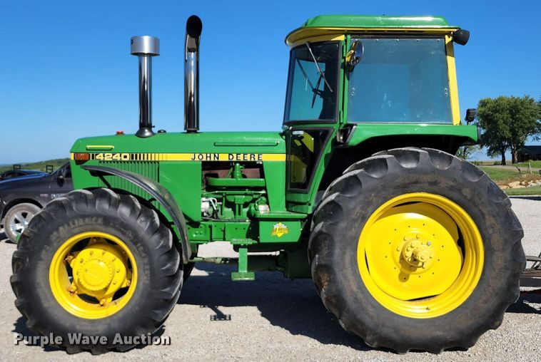 image for item KH9338 John Deere 4240  MFWD tractor