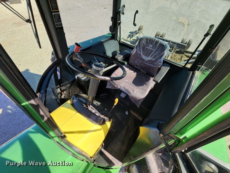 image for item KH9338 John Deere 4240  MFWD tractor