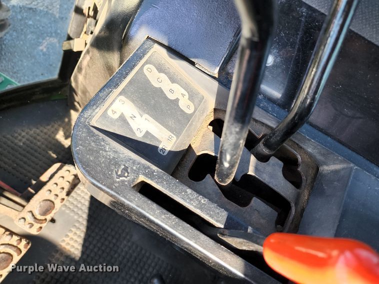 image for item KH9338 John Deere 4240  MFWD tractor