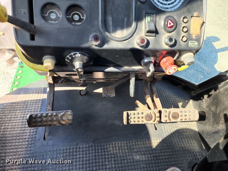 image for item KH9338 John Deere 4240  MFWD tractor