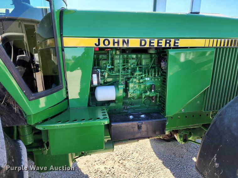 image for item KH9338 John Deere 4240  MFWD tractor