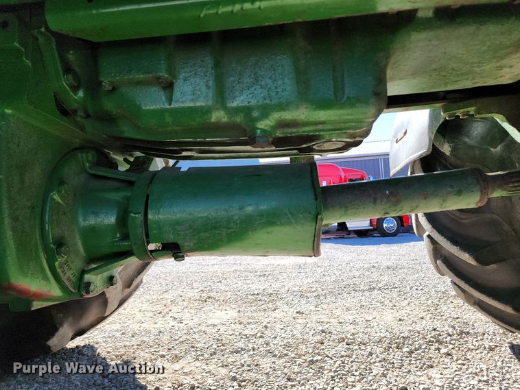 image for item KH9338 John Deere 4240  MFWD tractor