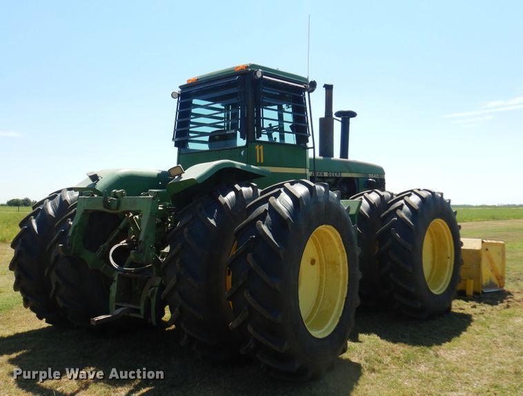 image for item KI9223 1981 John Deere 8640  4WD tractor