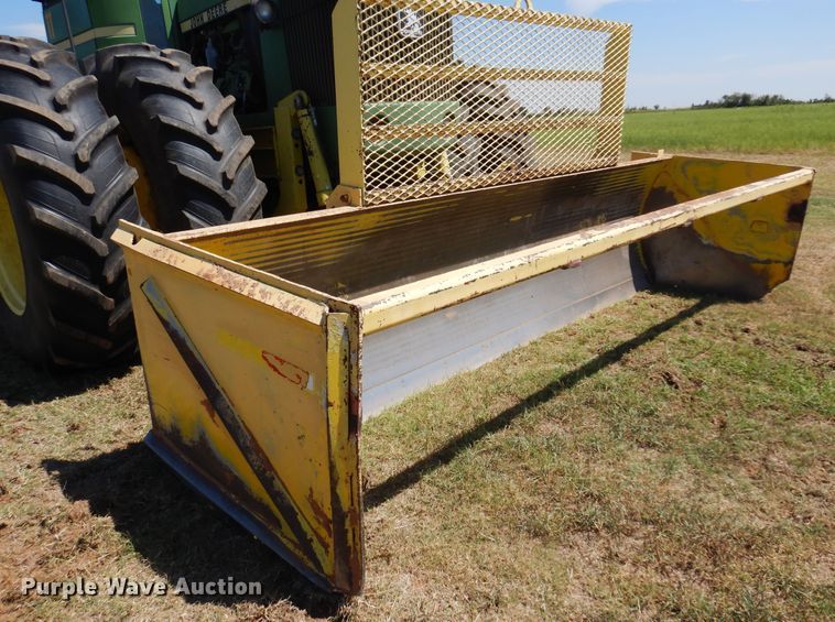 image for item KI9223 1981 John Deere 8640  4WD tractor