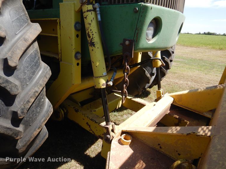 image for item KI9223 1981 John Deere 8640  4WD tractor