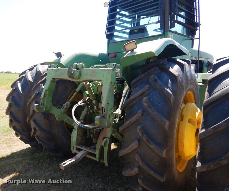 image for item KI9223 1981 John Deere 8640  4WD tractor