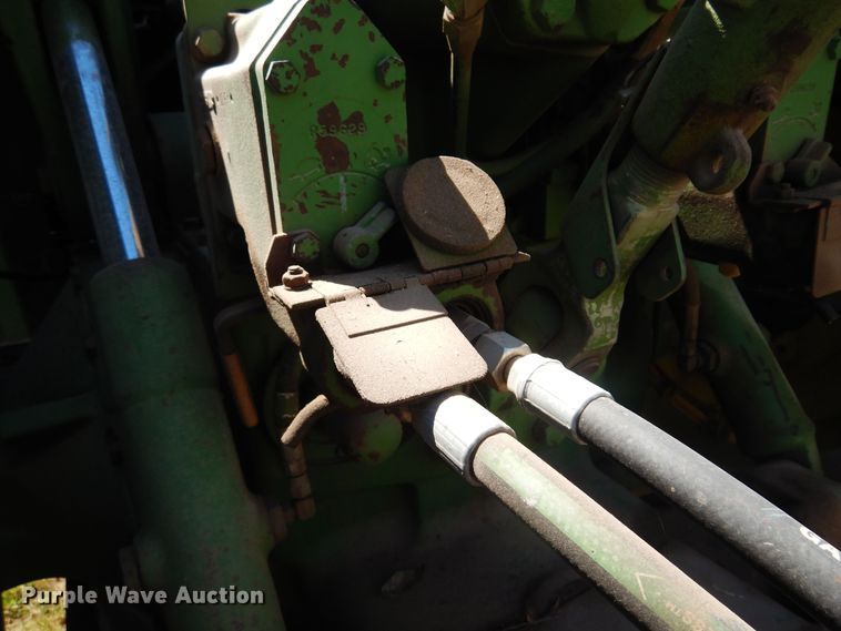 image for item KI9223 1981 John Deere 8640  4WD tractor