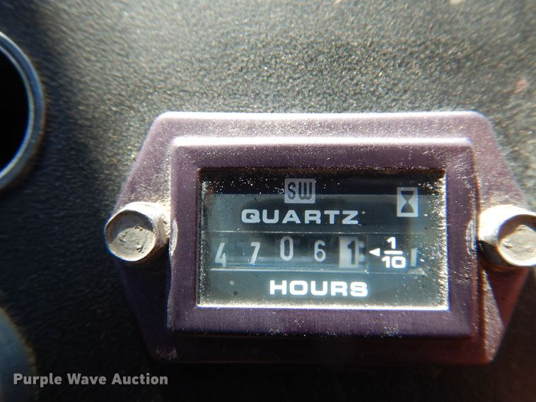 image for item KI9223 1981 John Deere 8640  4WD tractor