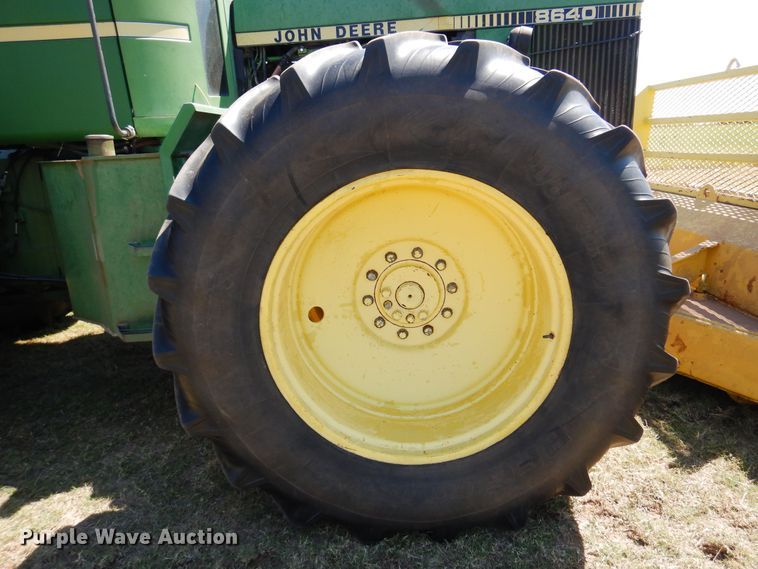 image for item KI9223 1981 John Deere 8640  4WD tractor