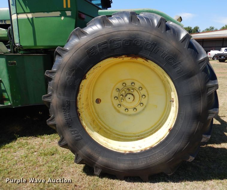 image for item KI9223 1981 John Deere 8640  4WD tractor