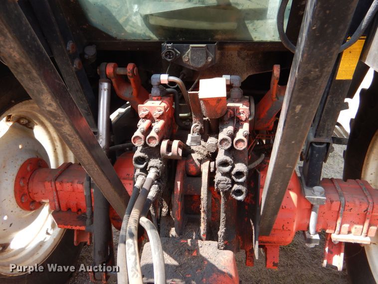 image for item LB9910 2000 New Holland TS100  tractor