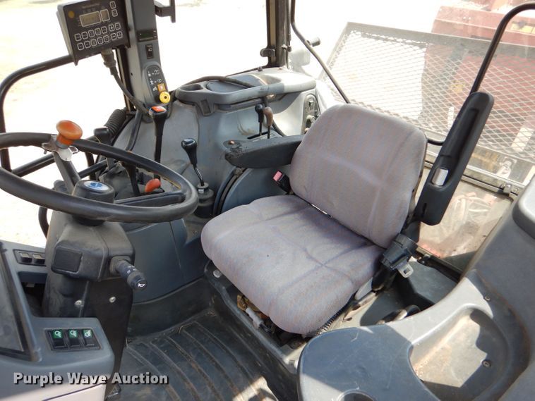 image for item LB9910 2000 New Holland TS100  tractor