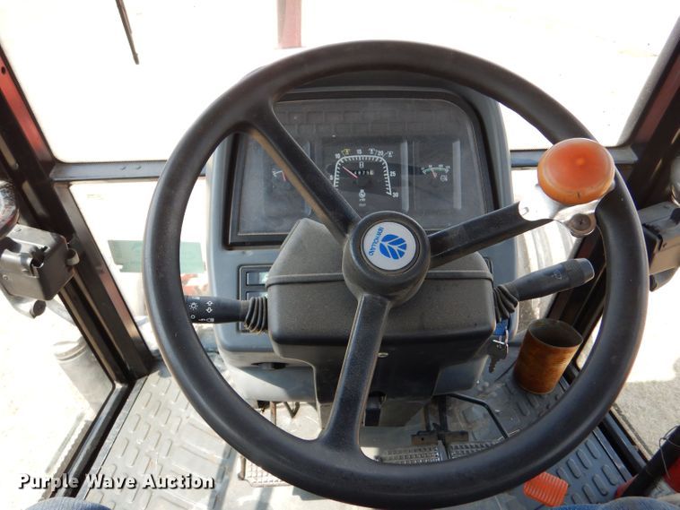 image for item LB9910 2000 New Holland TS100  tractor