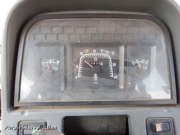 image for item LB9910 2000 New Holland TS100  tractor