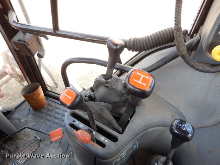 image for item LB9910 2000 New Holland TS100  tractor