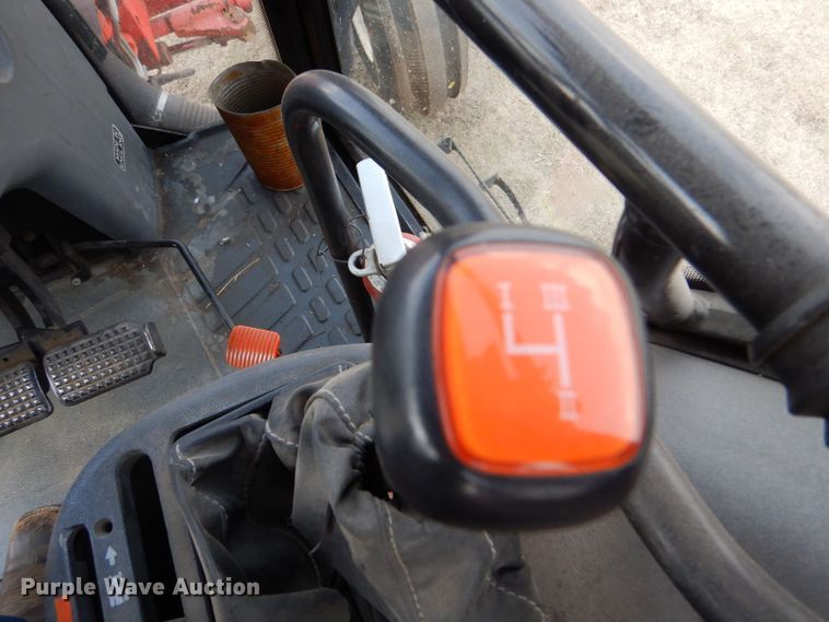 image for item LB9910 2000 New Holland TS100  tractor