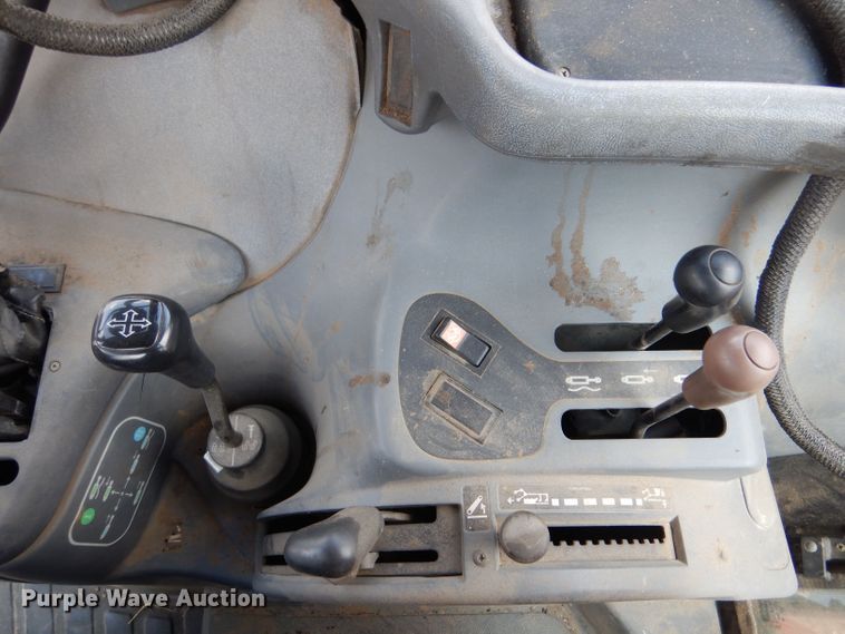 image for item LB9910 2000 New Holland TS100  tractor