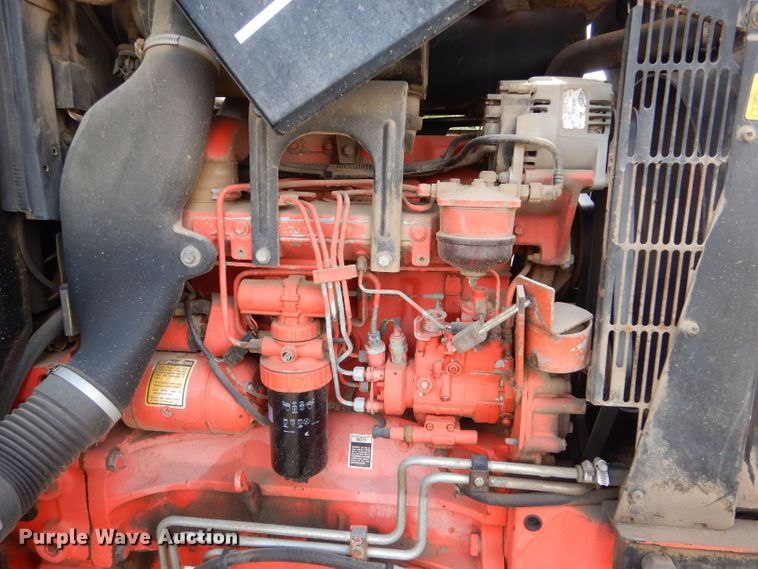 image for item LB9910 2000 New Holland TS100  tractor