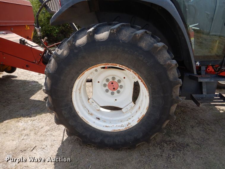 image for item LB9910 2000 New Holland TS100  tractor