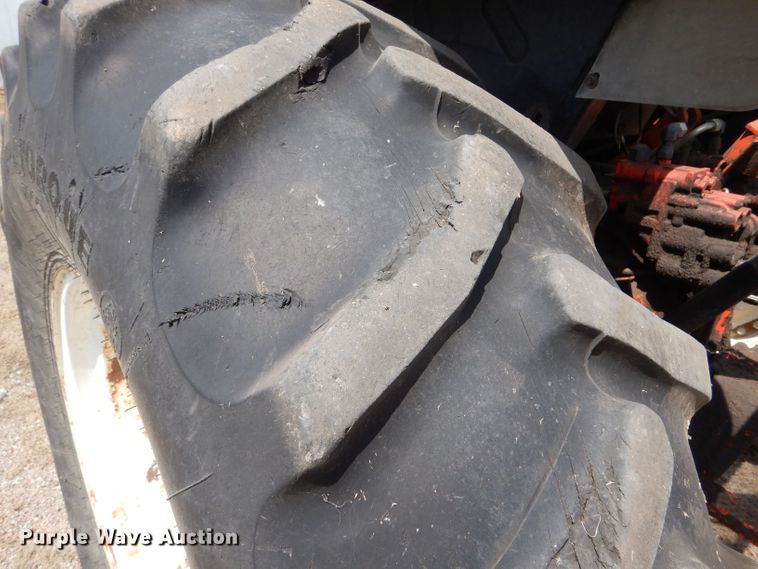 image for item LB9910 2000 New Holland TS100  tractor