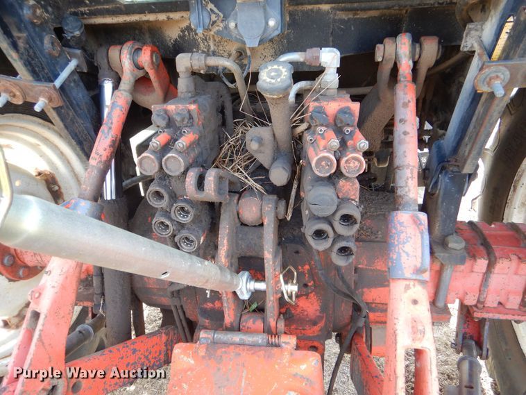 image for item LB9911 2000 New Holland TS100  tractor