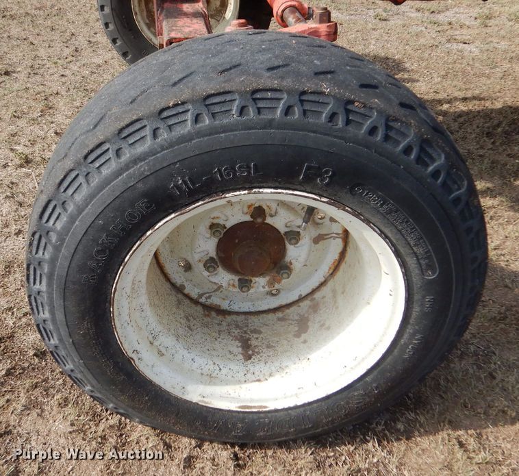 image for item LB9911 2000 New Holland TS100  tractor