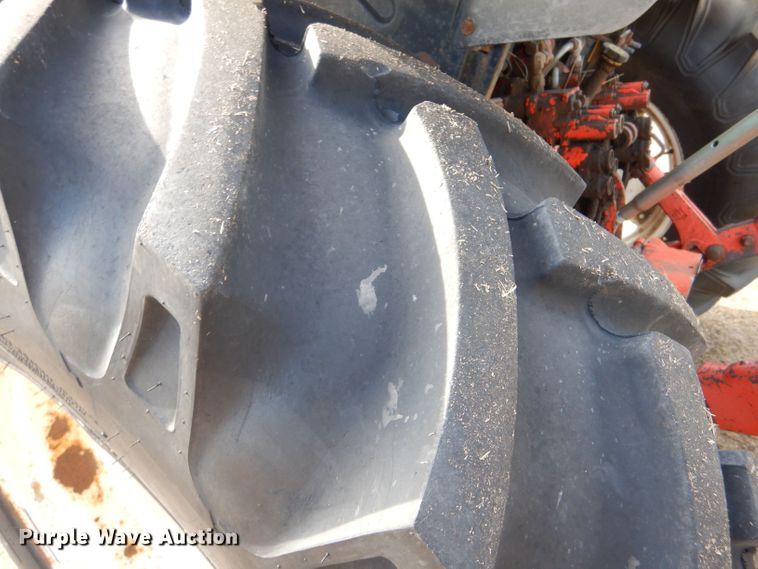 image for item LB9911 2000 New Holland TS100  tractor