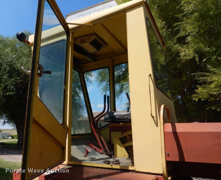 image for item LB9918 New Holland 1100  windrower