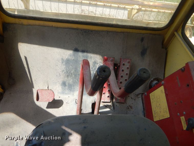 image for item LB9918 New Holland 1100  windrower