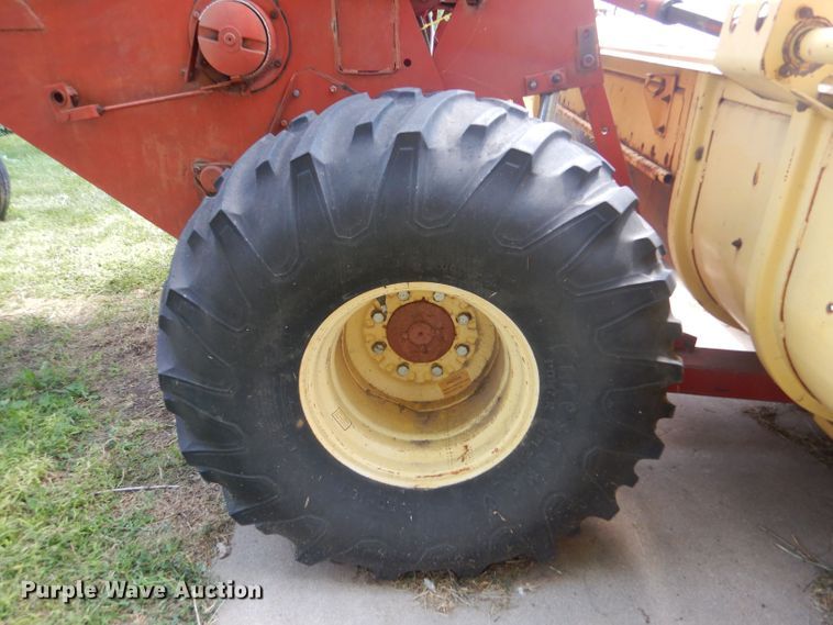 image for item LB9918 New Holland 1100  windrower