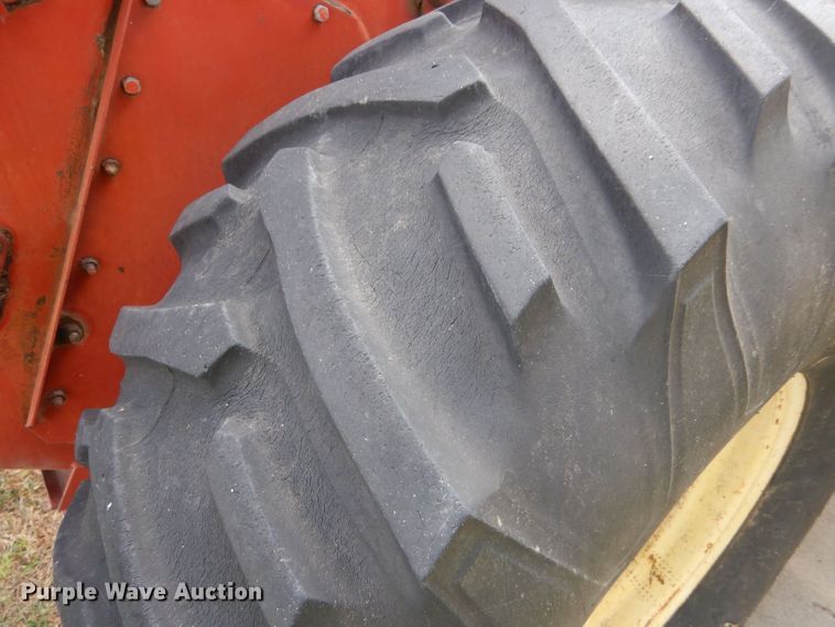 image for item LB9918 New Holland 1100  windrower