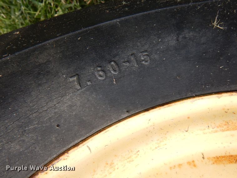 image for item LB9918 New Holland 1100  windrower